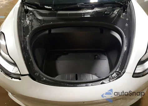 2020 Tesla Model 3 z USA, uszkodzony, nr VIN 5YJ3E1EBXLF621069